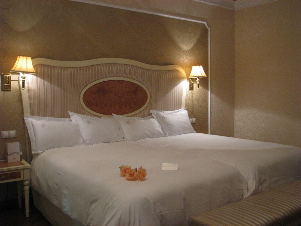 Hotel Santa Isabel Албасете Екстериор снимка